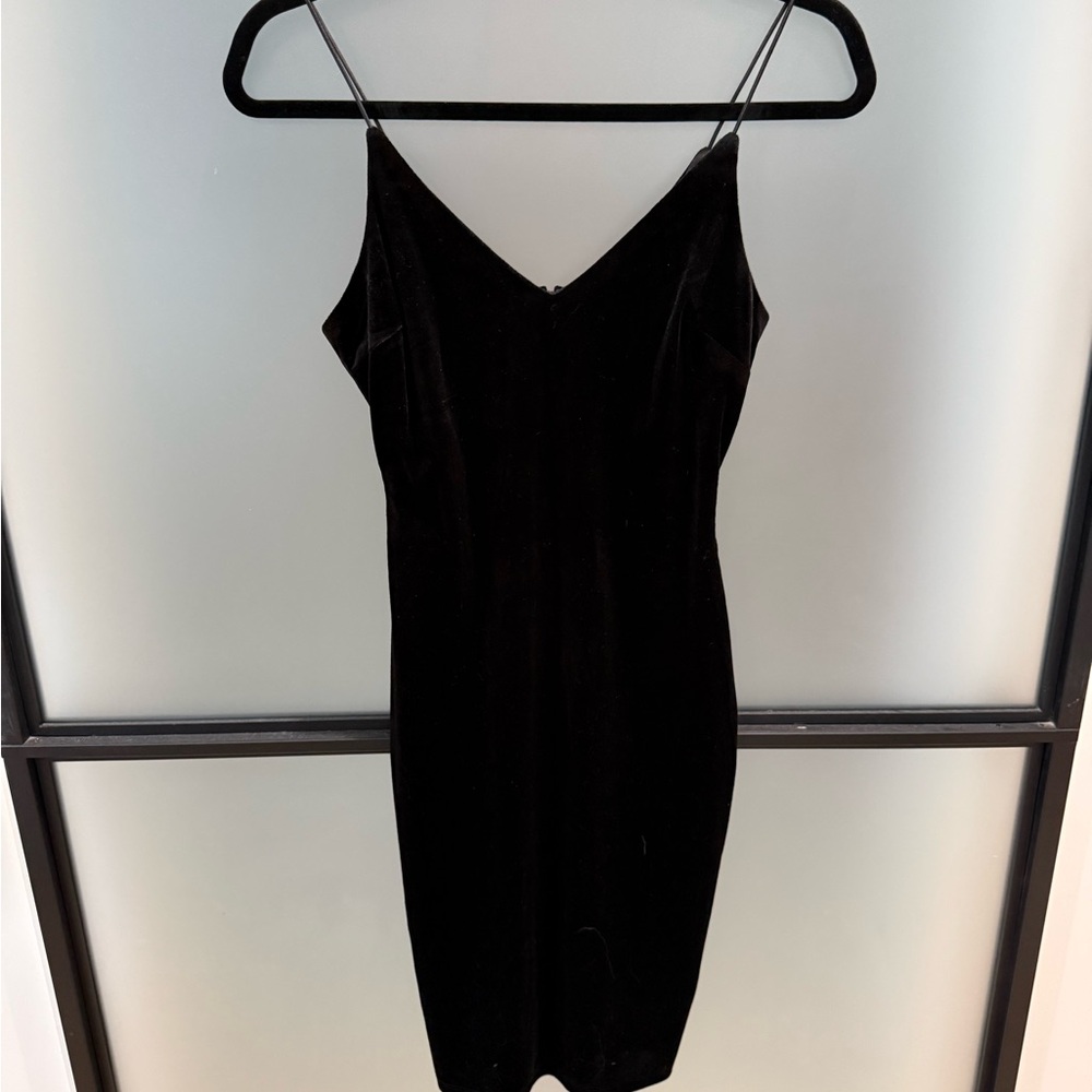 Elegant Black Velvet Mini Dress